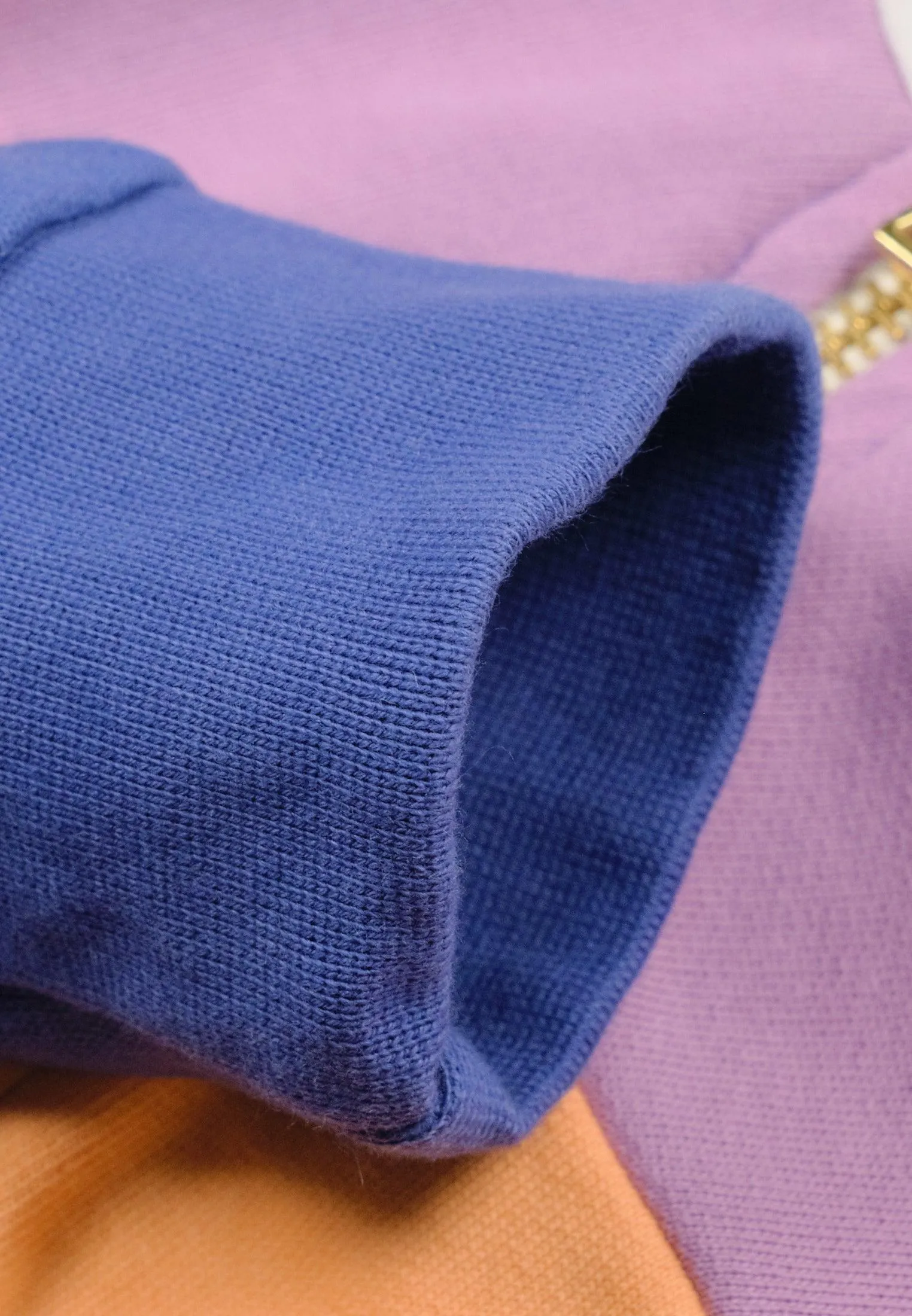 Sweatshirt fille zippé multicolore, capuche doublée corail